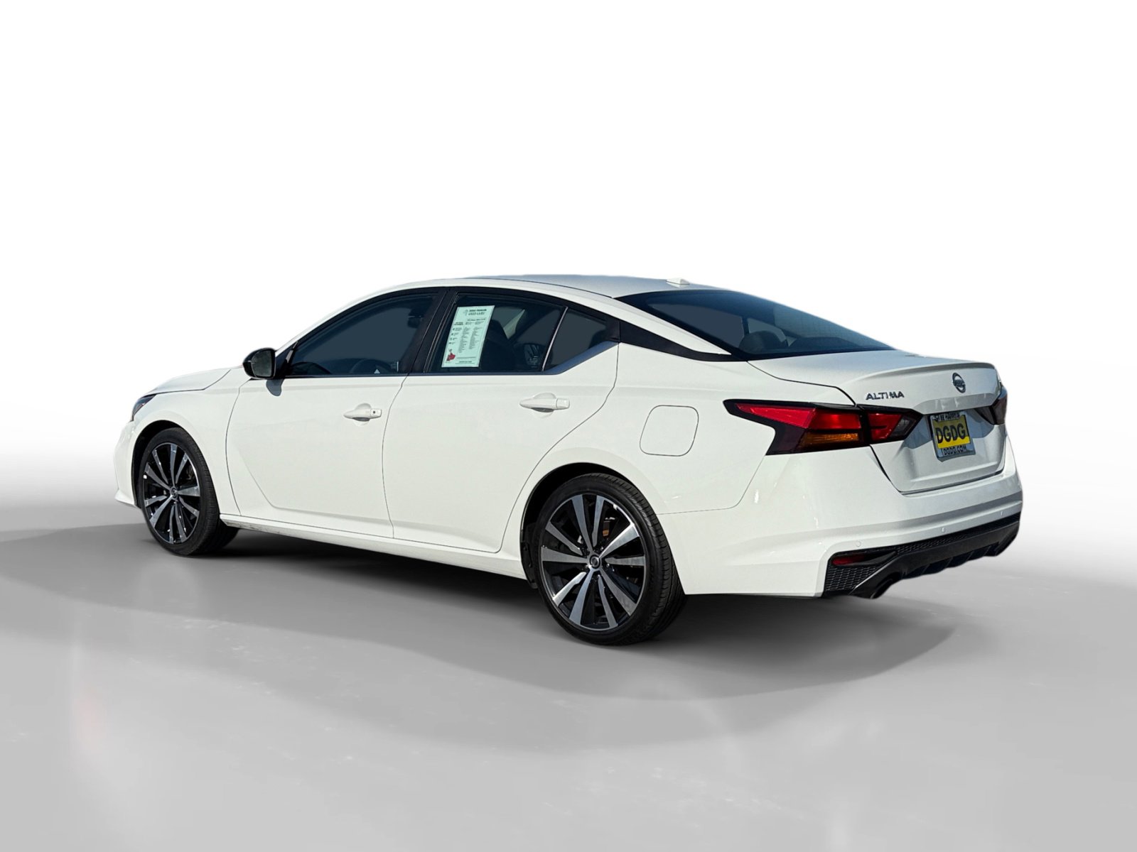 2022 Nissan Altima 2.5 SR photo 3