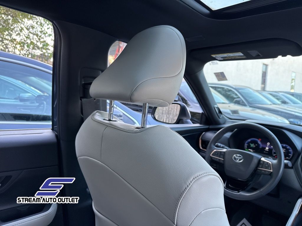 2024 Toyota Grand Highlander Hybrid MAX Limited photo 20