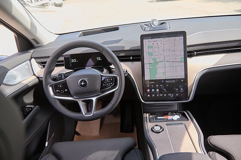 2025 VOLVO EX90 - Image 25