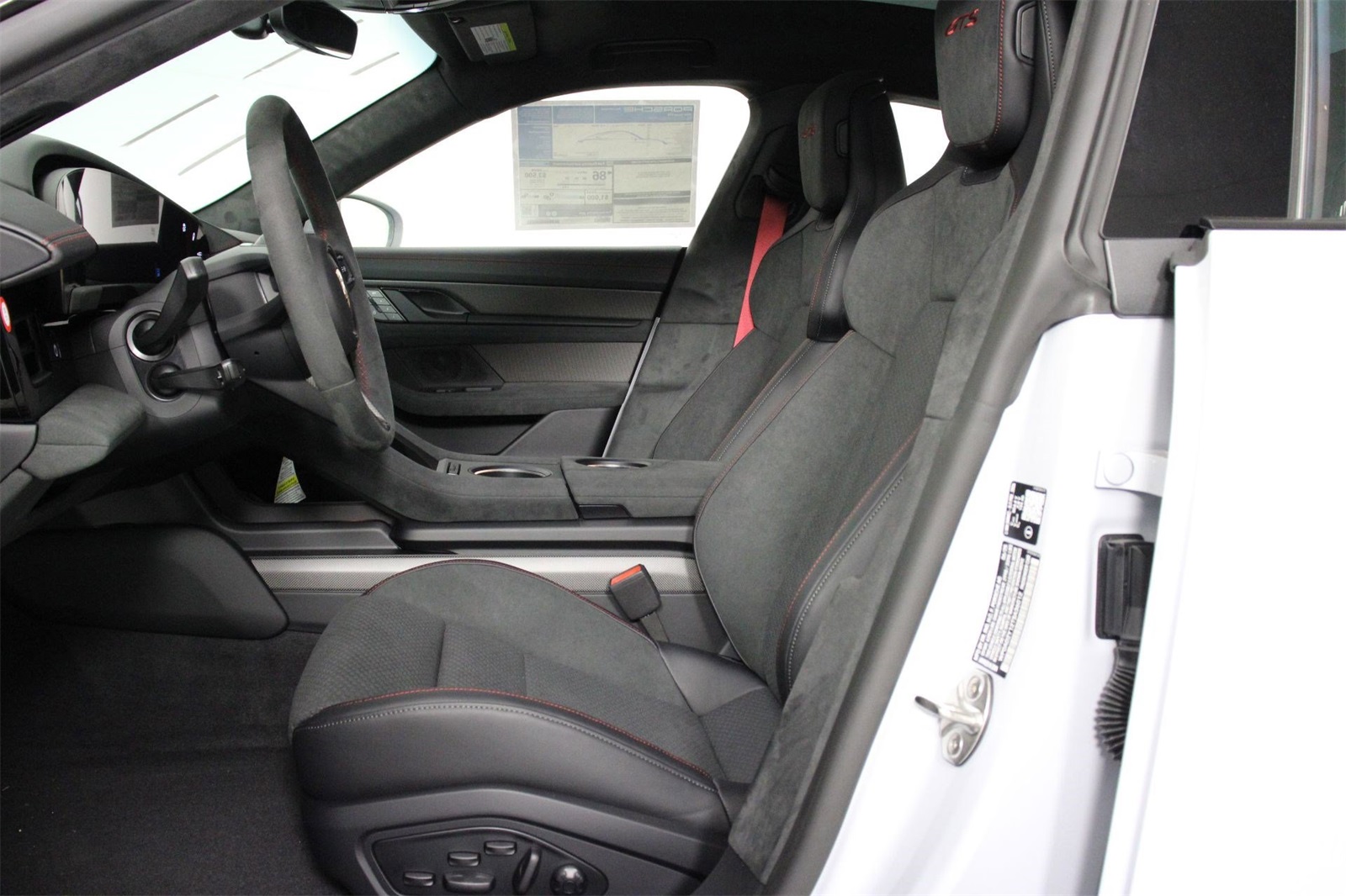2026 Porsche Taycan GTS photo 5