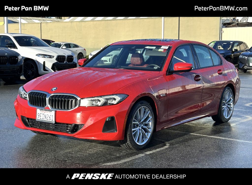 2023 BMW 3 Series 330e's photo