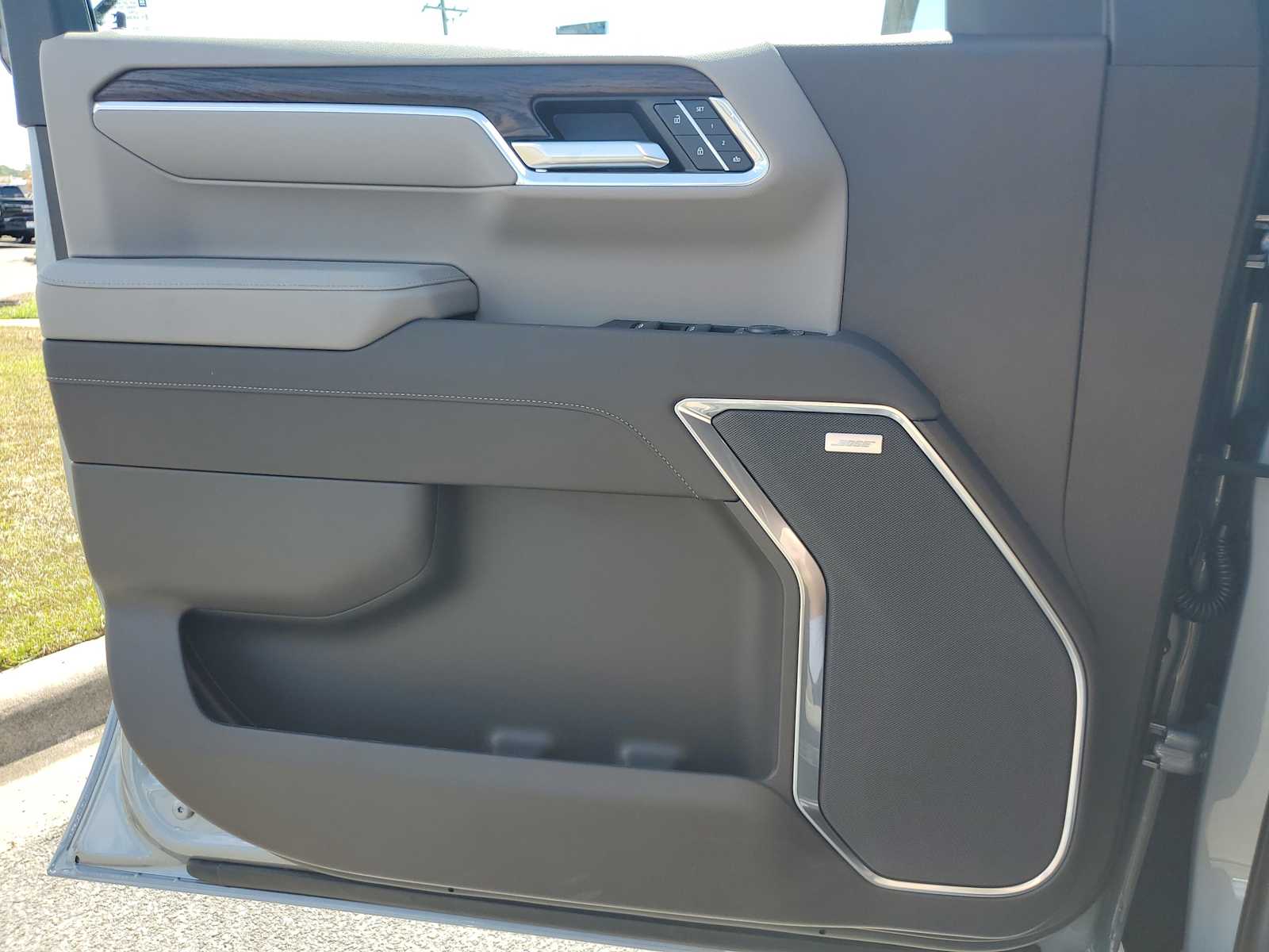 2026 Gmc Sierra 1500 SLT photo 15