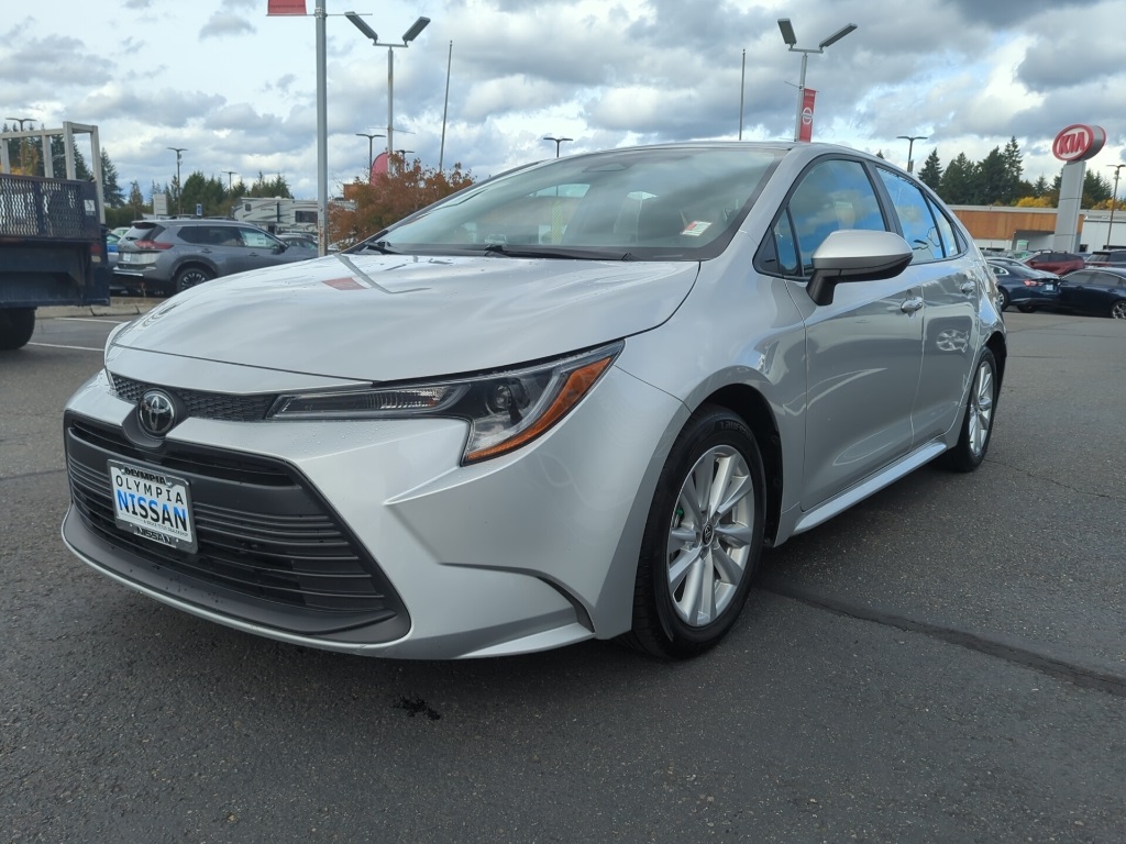 2024 Toyota Corolla LE photo 4