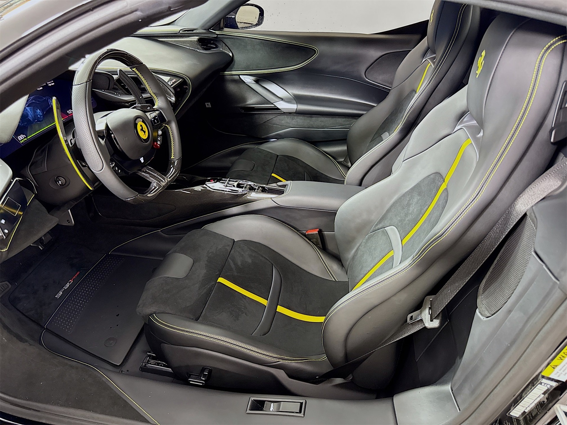 2024 Ferrari SF90 Spider Base photo 9