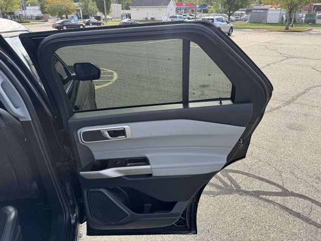 2023 Ford Explorer XLT photo 14
