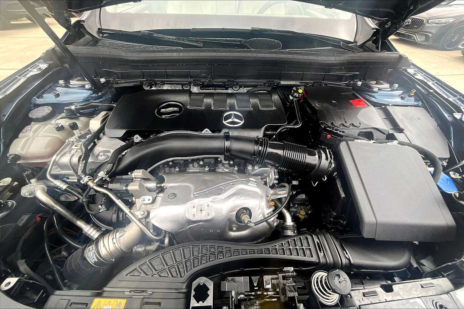 2023 Mercedes Benz GLB 250 photo 28