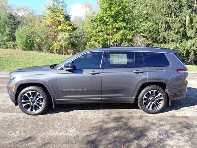 2021 Jeep Grand Cherokee Overland photo 2