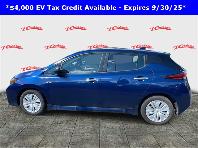 2023 Nissan Leaf S photo 6