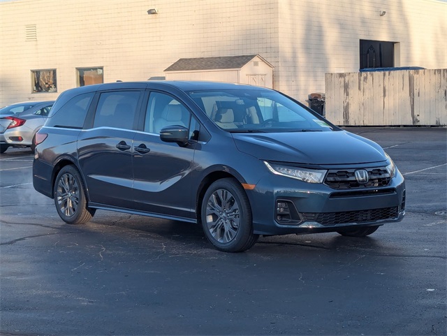 2026 Honda Odyssey Touring photo 4