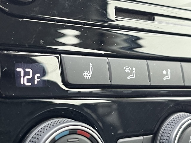 2022 Volkswagen Passat 2.0T SE photo 8