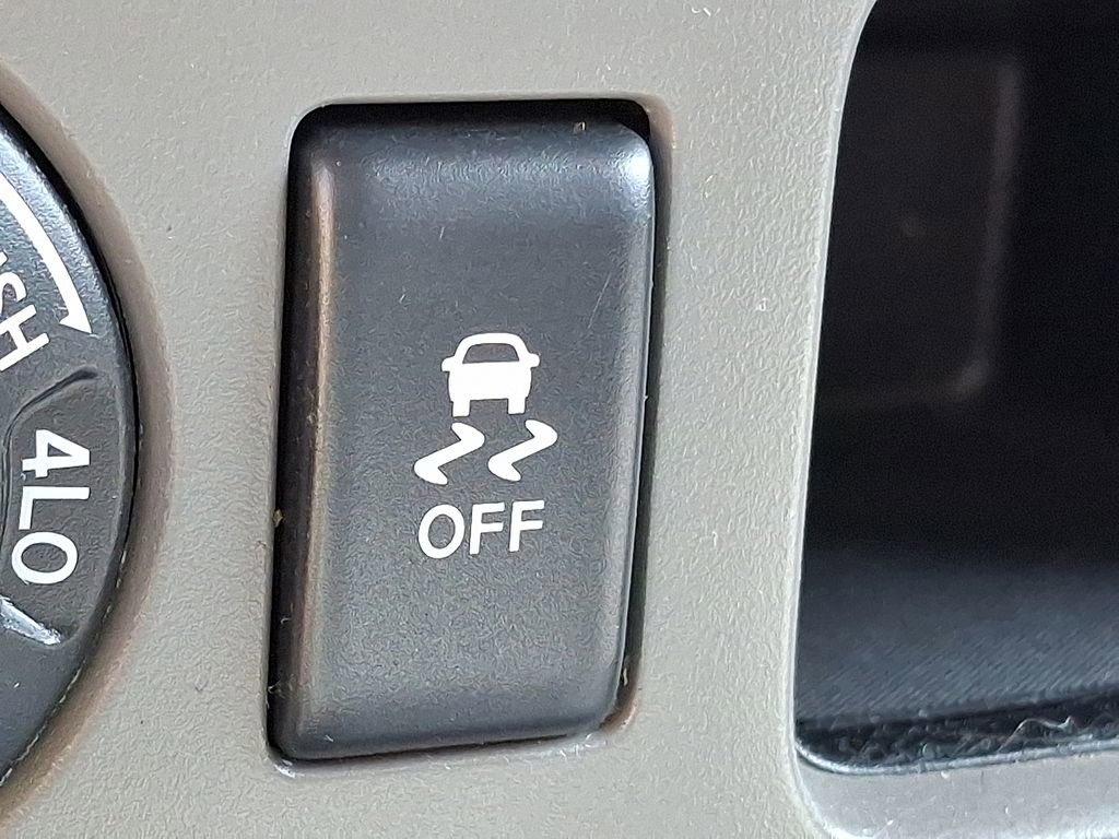 2015 Nissan Frontier S Crew Cab photo 24