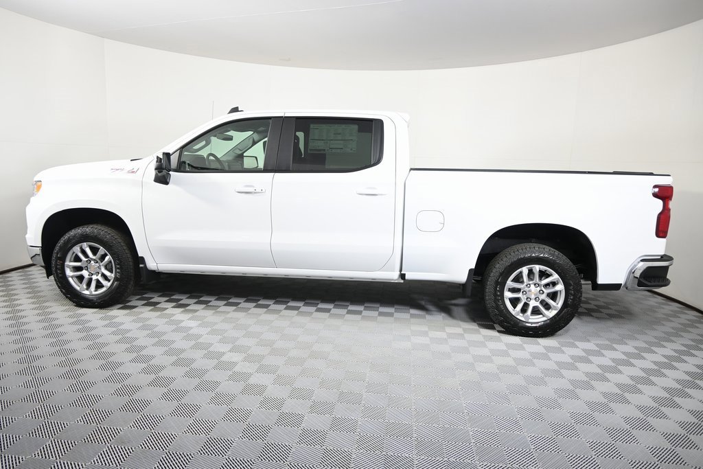 2026 Chevrolet Silverado 1500 LT photo 3