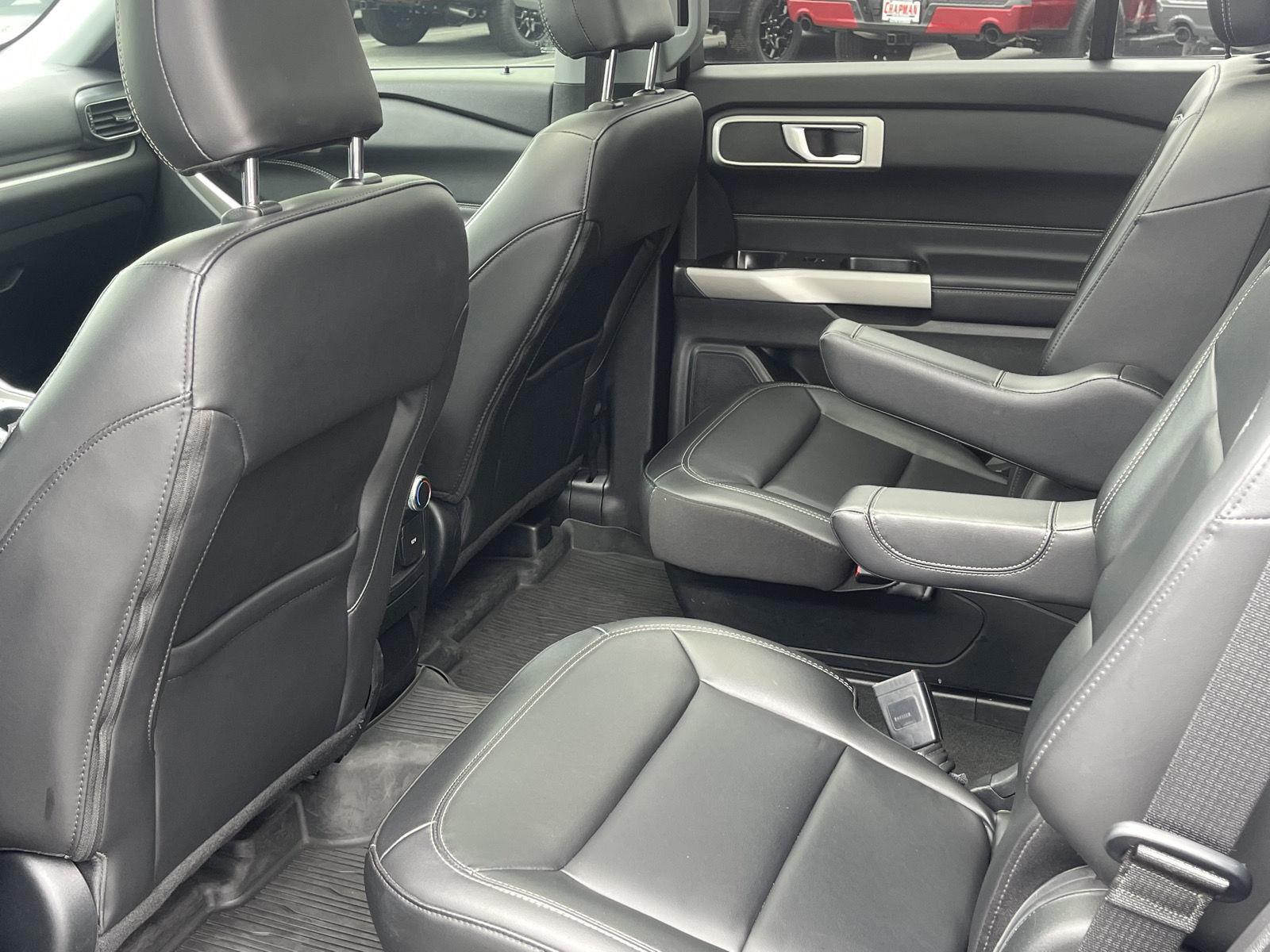 2022 Ford Explorer XLT photo 23