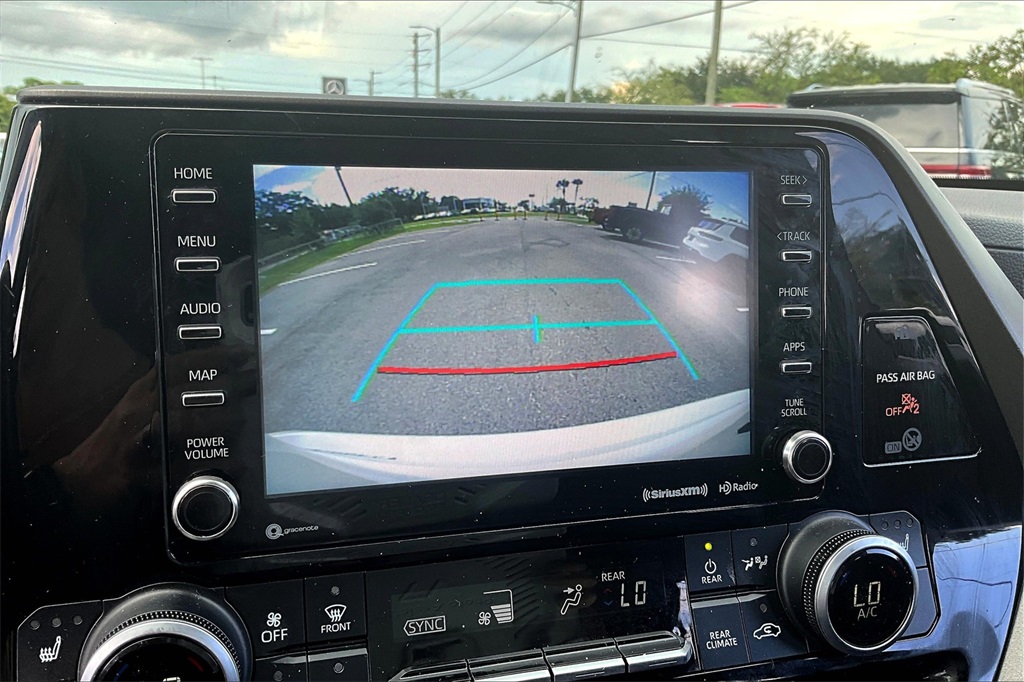 2020 Toyota Highlander XLE photo 12