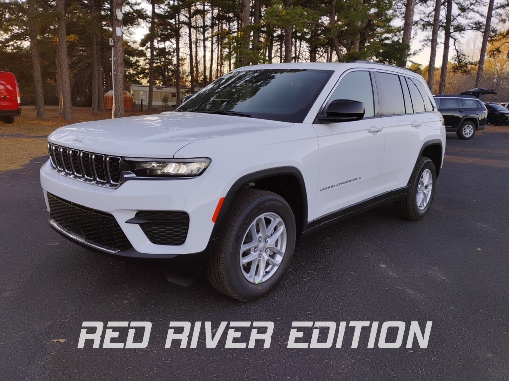 2025 Jeep Grand Cherokee Laredo's photo
