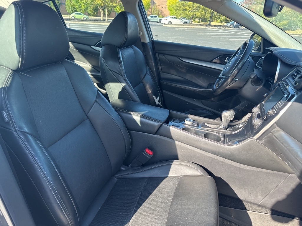 2018 Nissan Maxima SV photo 13