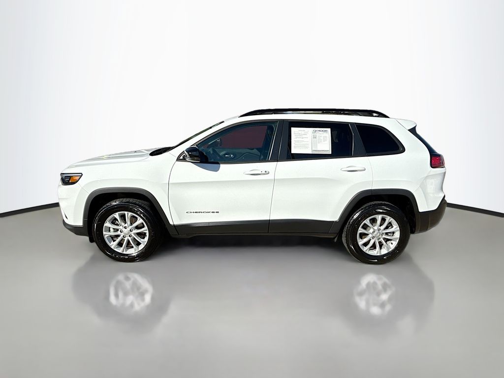 2022 Jeep Cherokee Latitude Lux photo 2
