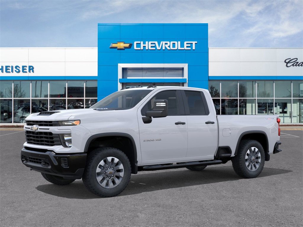 2025 Chevrolet Silverado 2500HD Custom photo 2