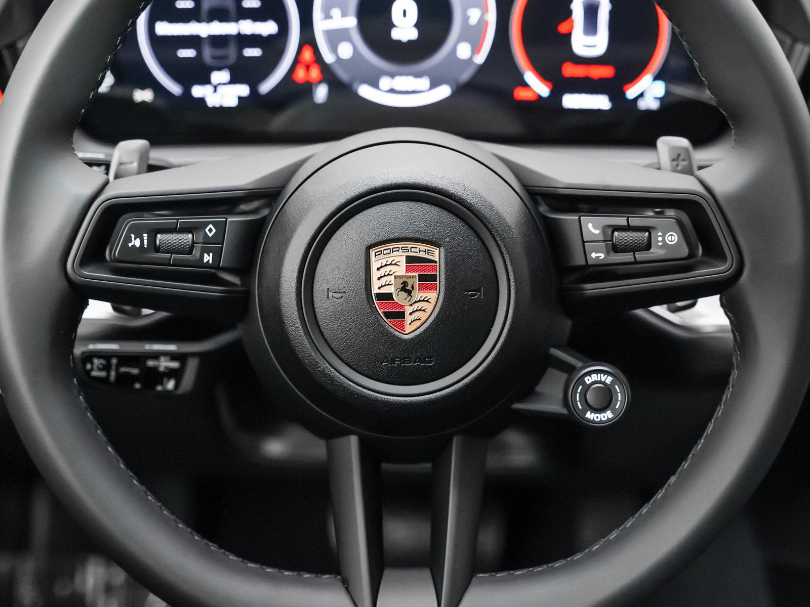 2025 Porsche Cayenne Coupe photo 17