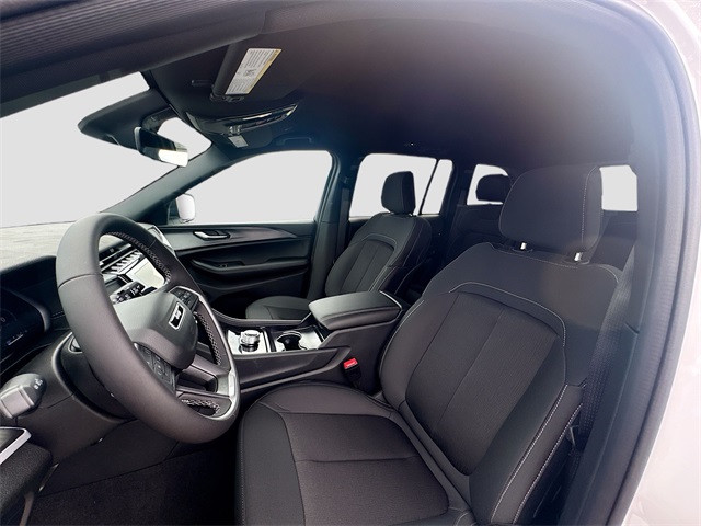 2025 Jeep Grand Cherokee Laredo photo 16