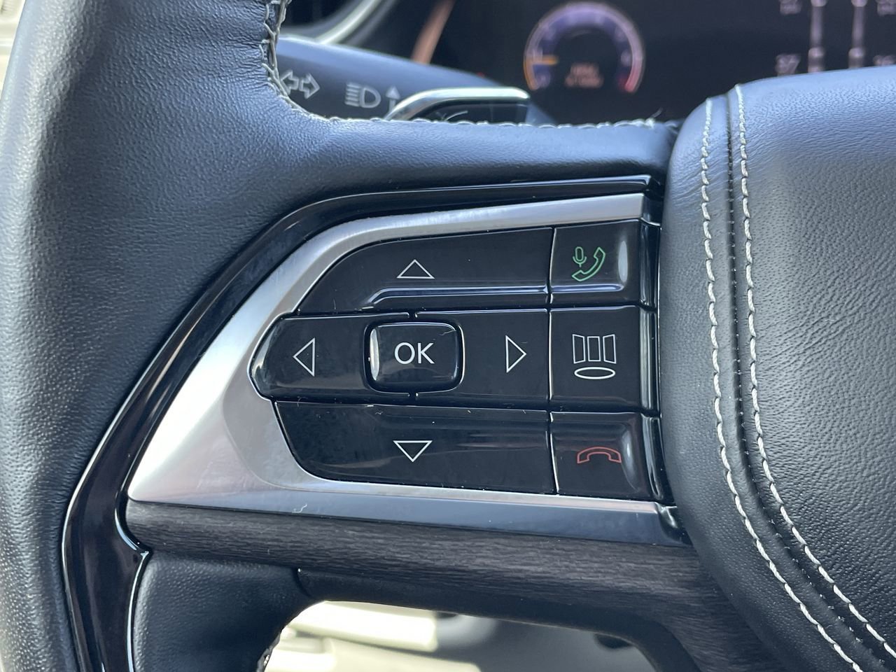 2022 Jeep Grand Cherokee Overland photo 28