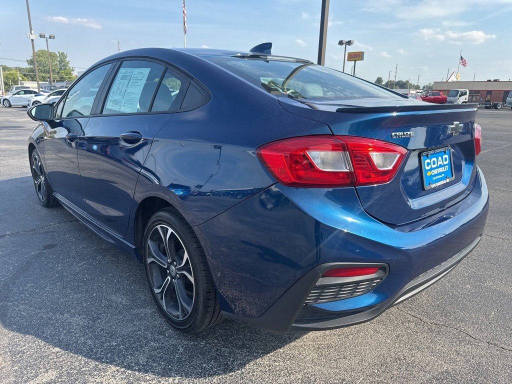 2019 Chevrolet Cruze LT photo 4
