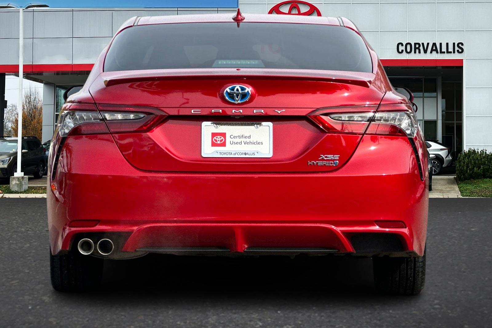 2021 Toyota Camry Hybrid XSE photo 4