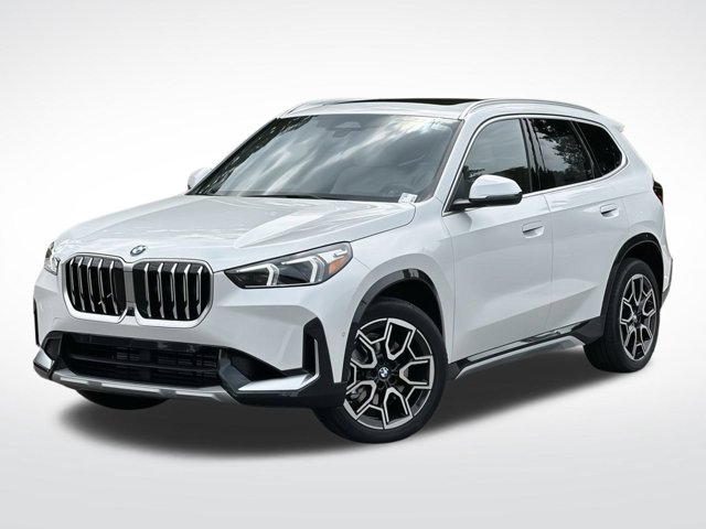 2025 BMW X1 28i's photo