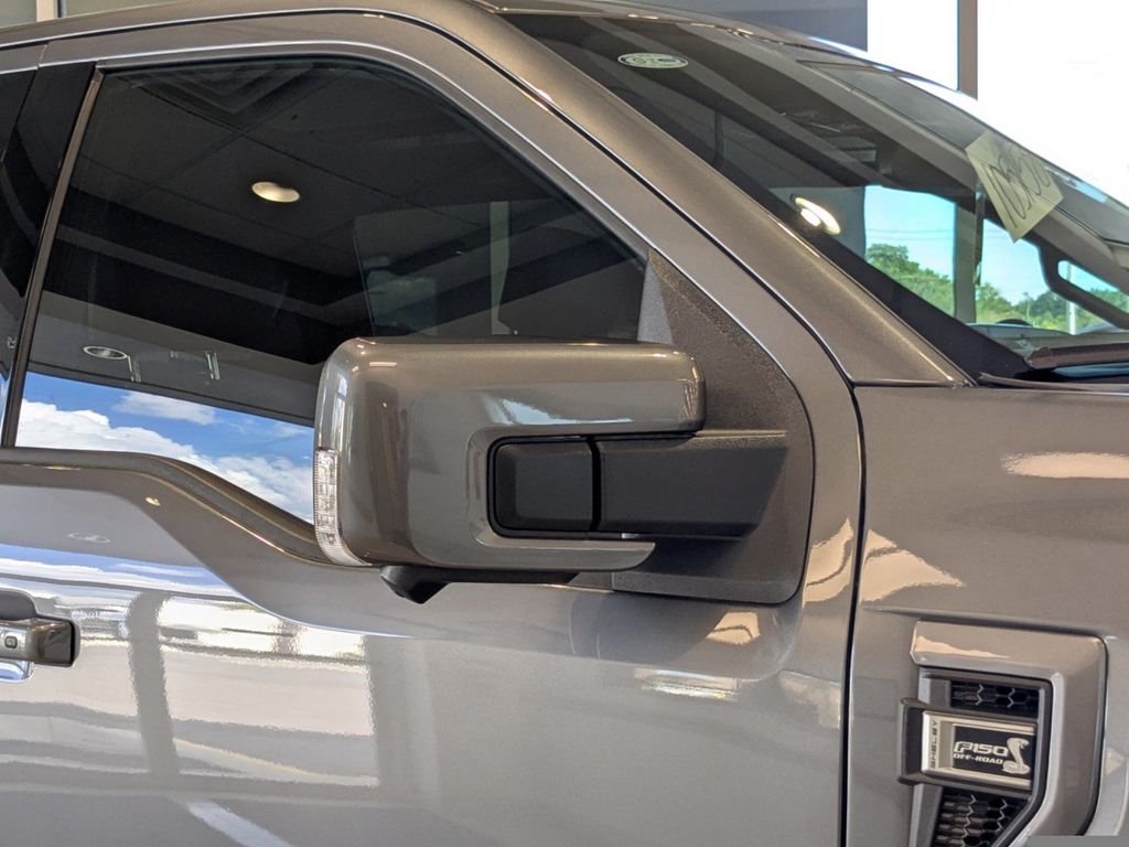 2025 Ford F-150 Lariat photo 11