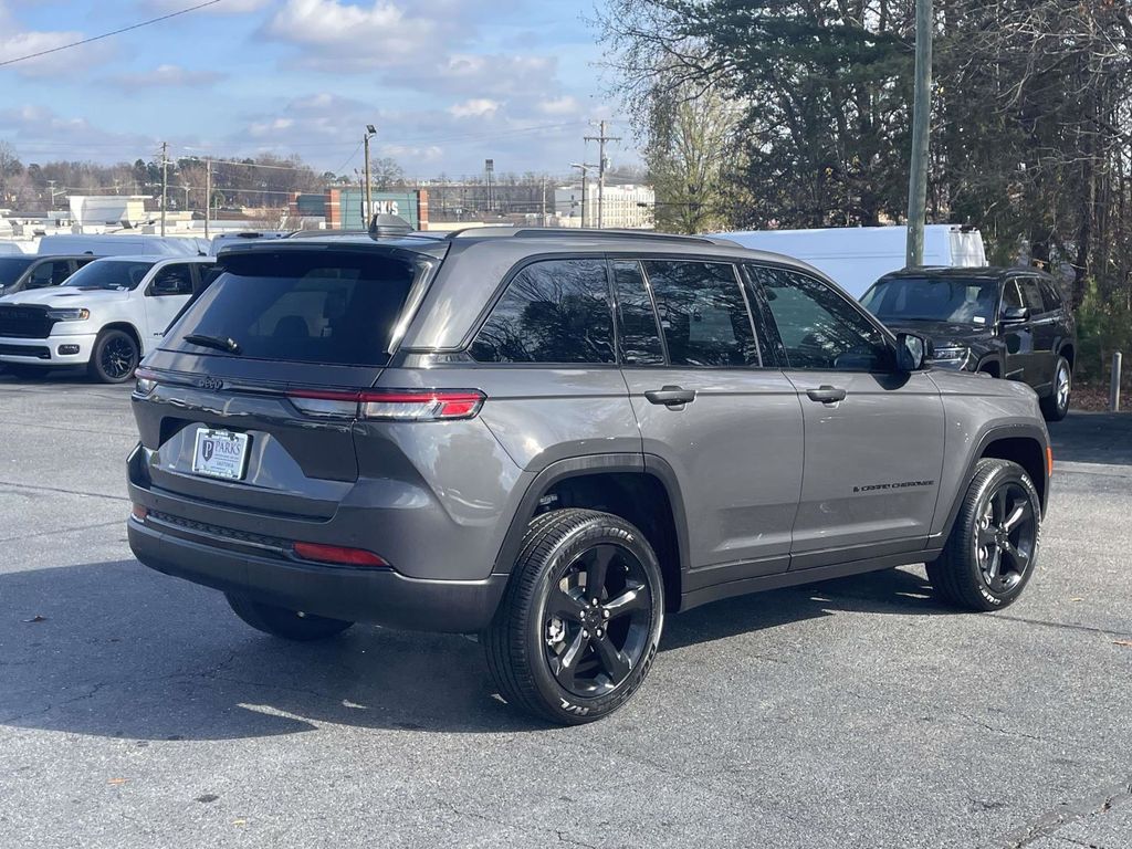 2025 Jeep Grand Cherokee Altitude X photo 4