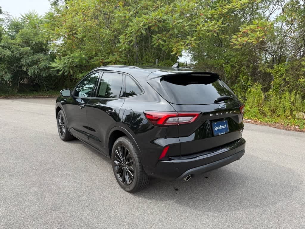 2023 Ford Escape ST-Line Elite photo 3