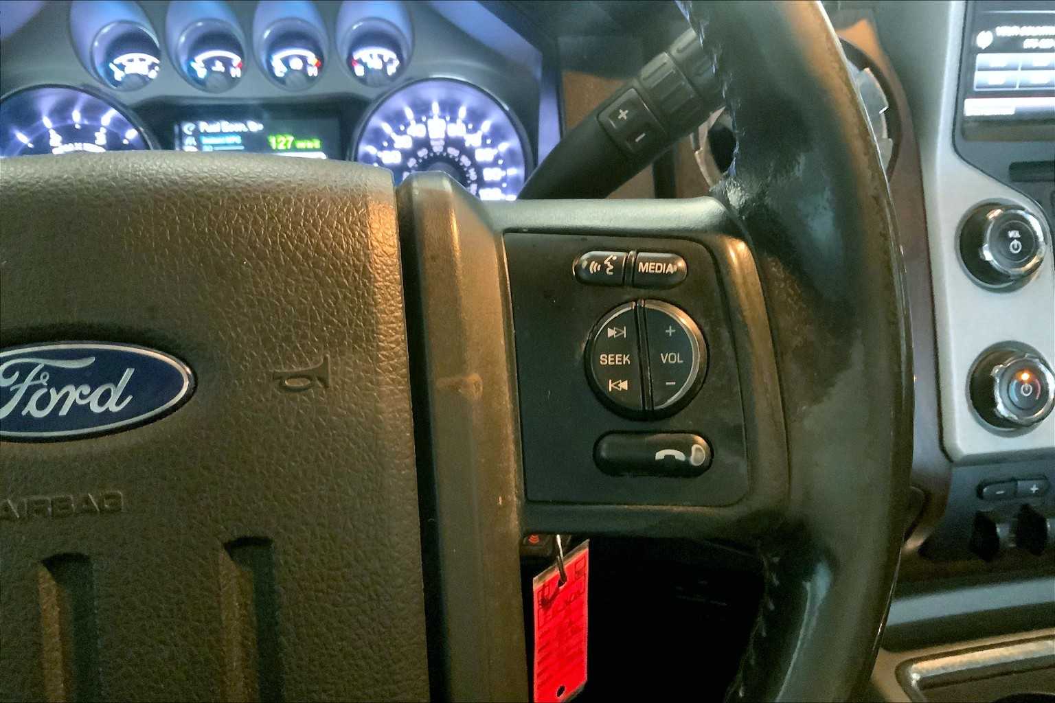 2015 Ford F-350 Lariat photo 23