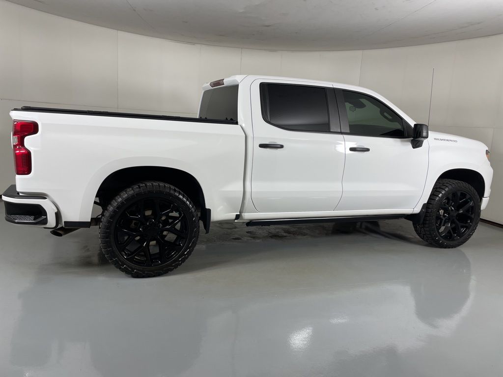 2024 Chevrolet Silverado 1500 Custom photo 4