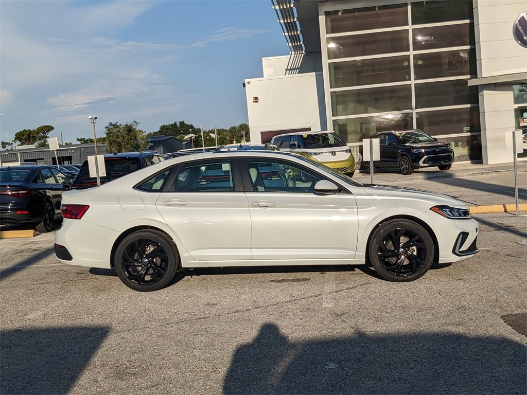 2025 Volkswagen Jetta 1.5T SE photo 8