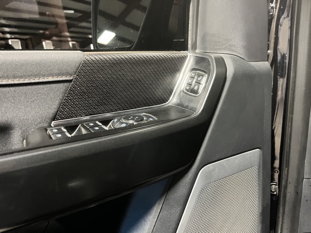 2023 Ford F-150 Raptor photo 16