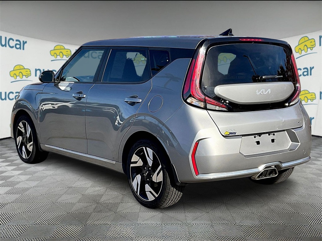 2023 Kia Soul GT-Line photo 4