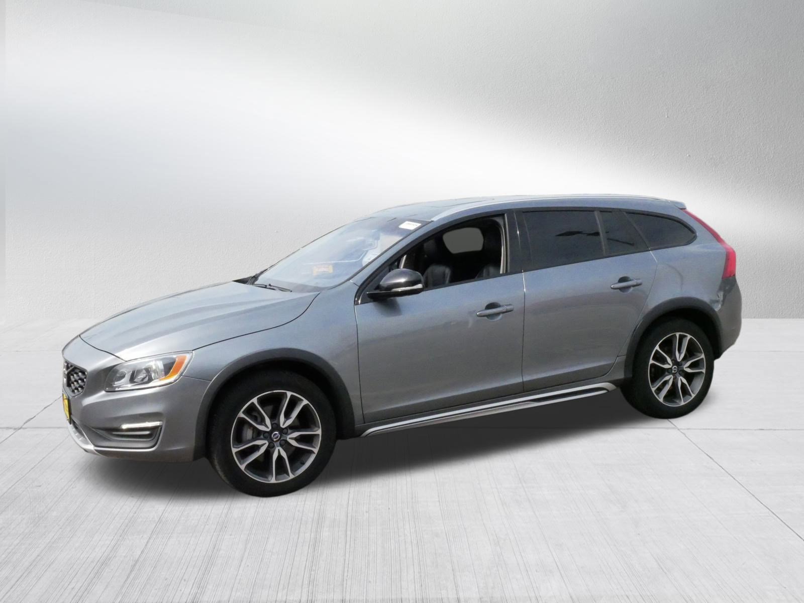 2018 Volvo V60 Cross Country T5 photo 3