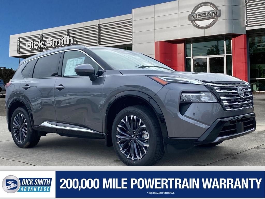 2025 Nissan Rogue Platinum's photo