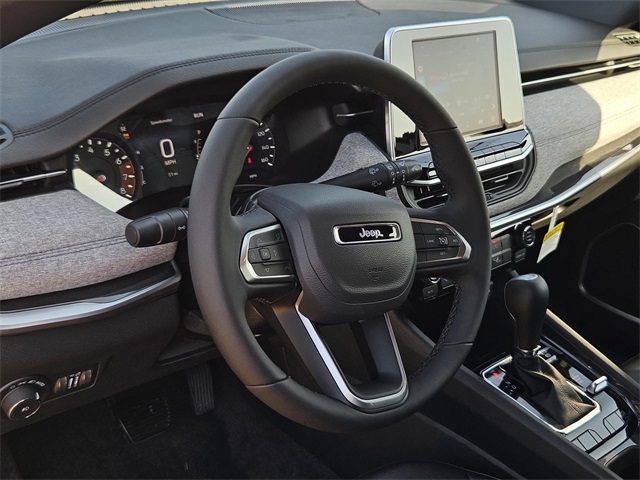 2025 Jeep Compass North Edition Latitude photo 10