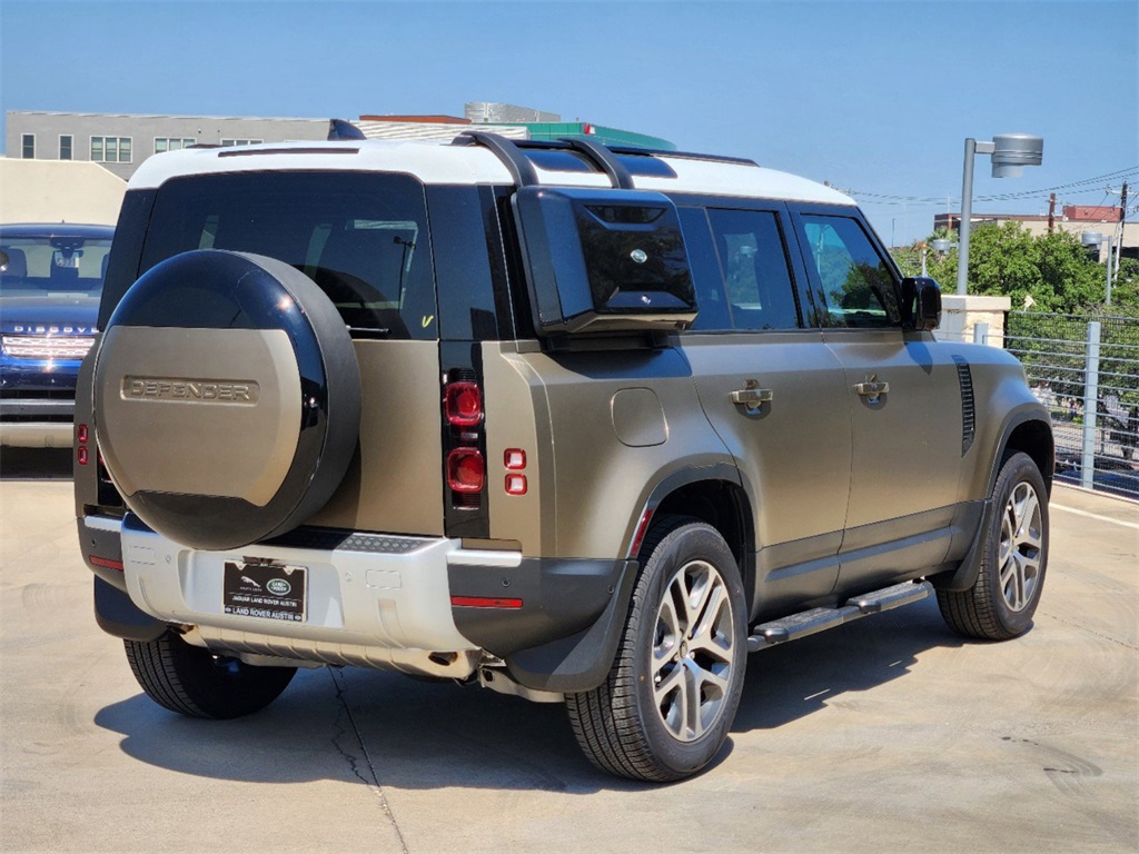 2024 Land Rover Defender 110 S photo 4