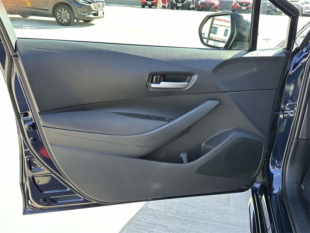 2020 Toyota Corolla LE photo 33