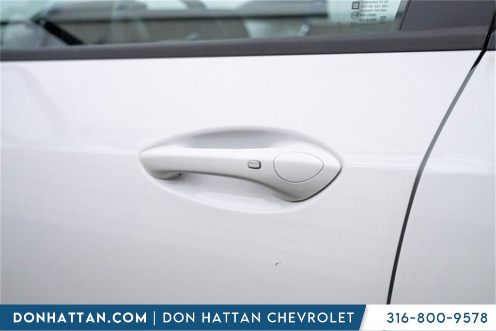 2025 Chevrolet Trax photo 17