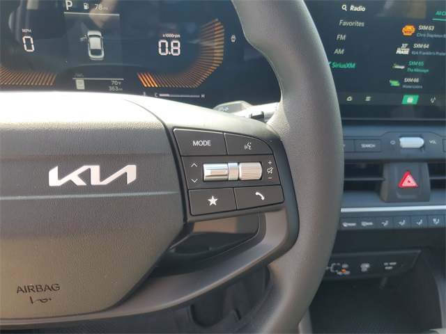 2025 Kia K4 LXS photo 16