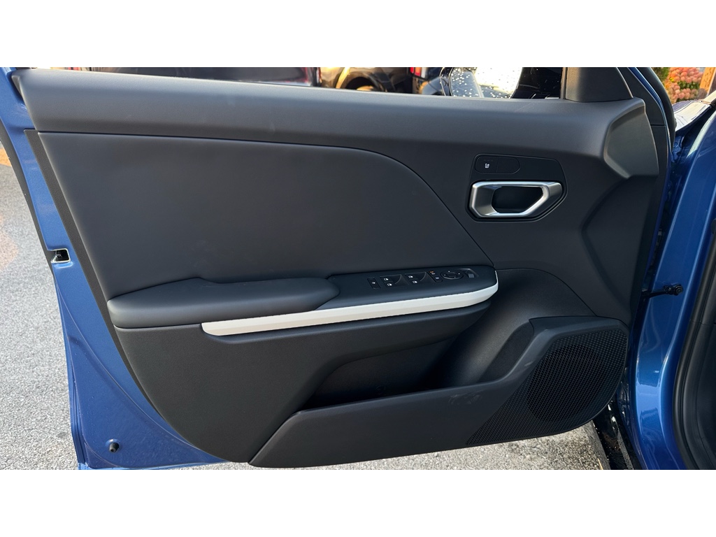 2025 Kia K4 GT-Line photo 22