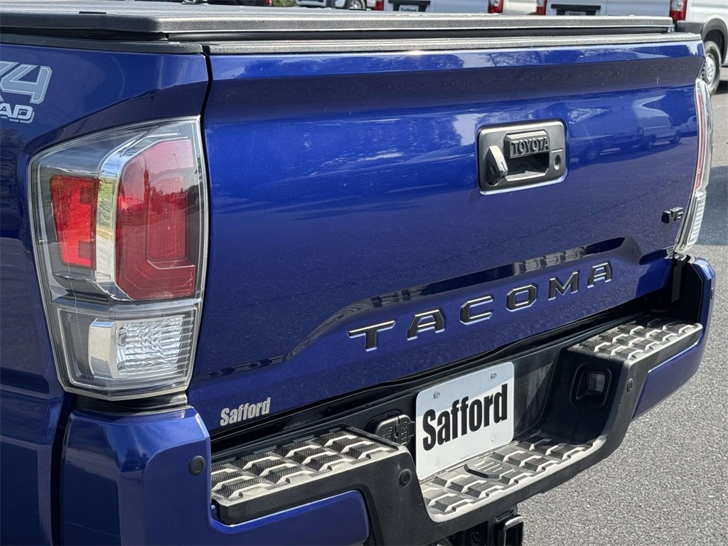 2023 Toyota Tacoma TRD Off-Road photo 10
