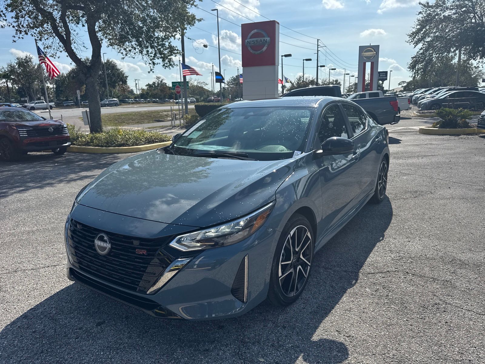 2025 Nissan Sentra SR photo 2