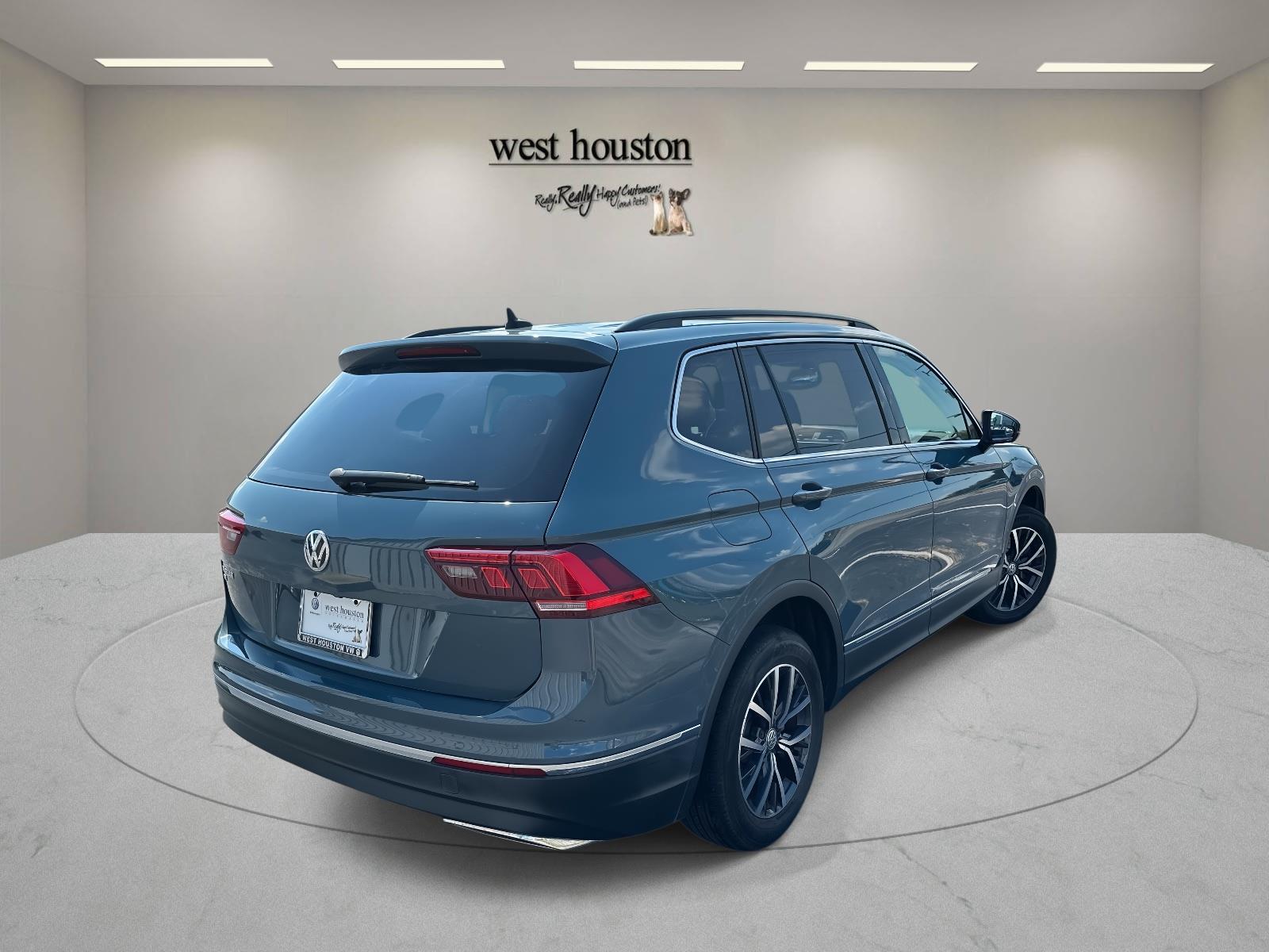 2020 Volkswagen Tiguan SE photo 2