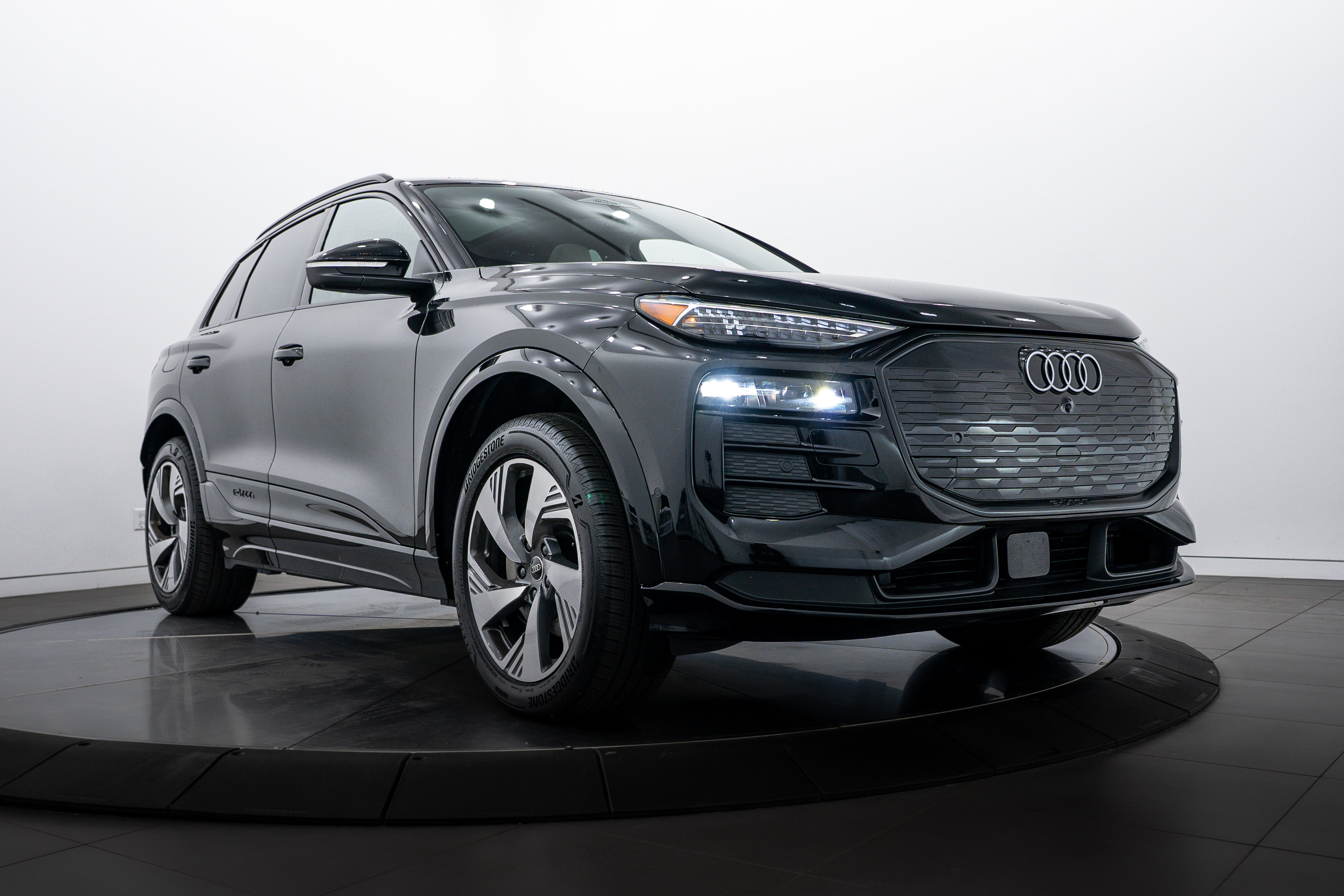 2025 Audi Q6 e-tron Premium Plus