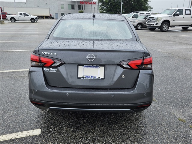 2025 Nissan Versa 1.6 S photo 8