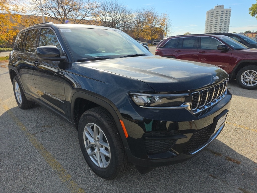 2025 Jeep Grand Cherokee Laredo's photo